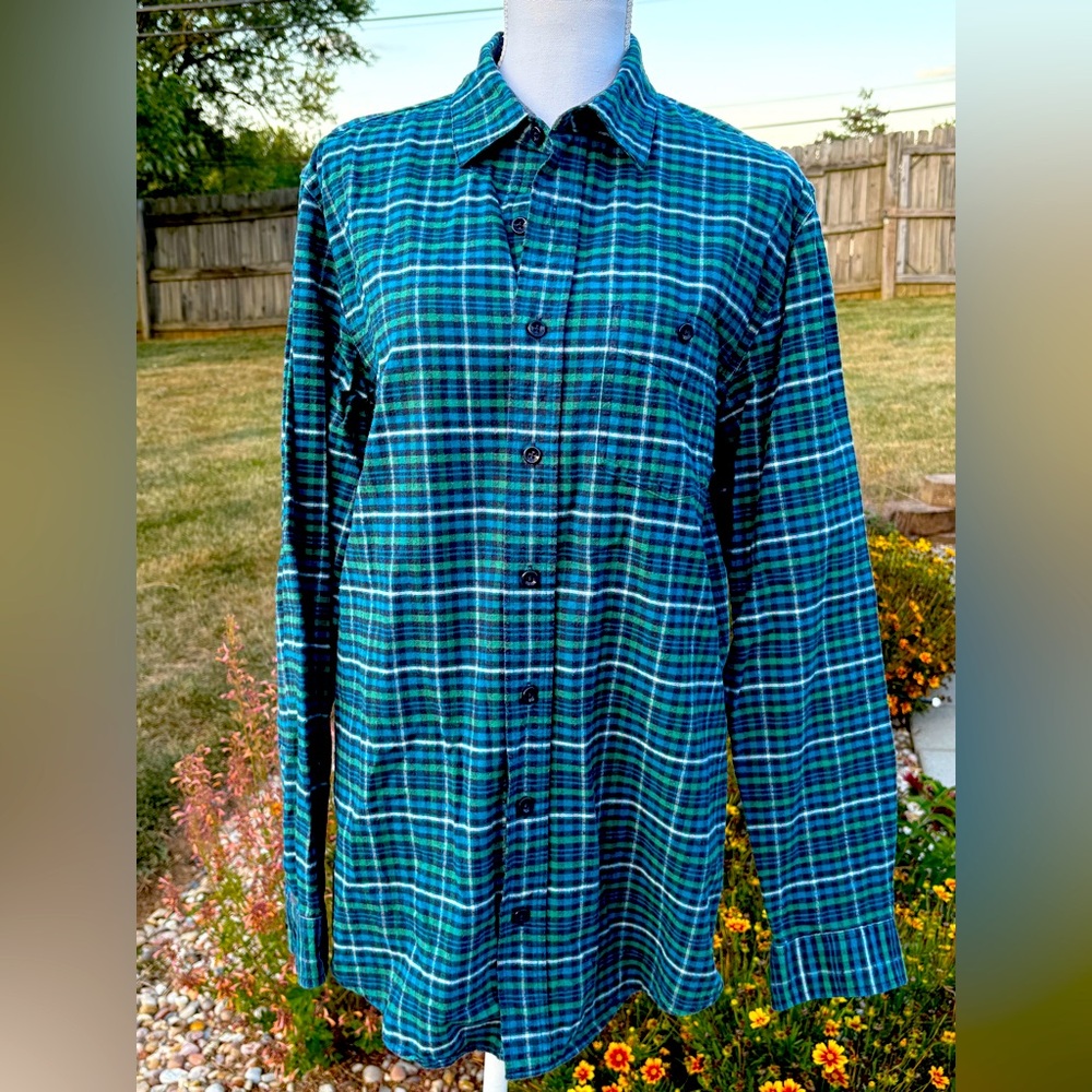 LL Bean Flannel Plaid Slightly Fitted Fit in Size Medium Tall